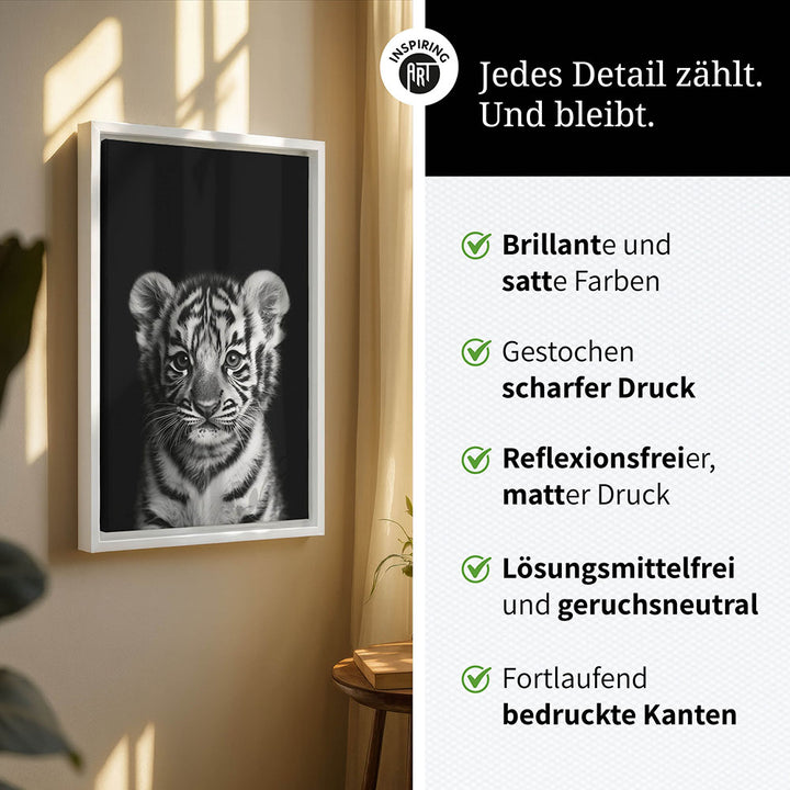Leinwandbild: Tierporträt junger Tiger "Zuko" in Schwarz-Weiß