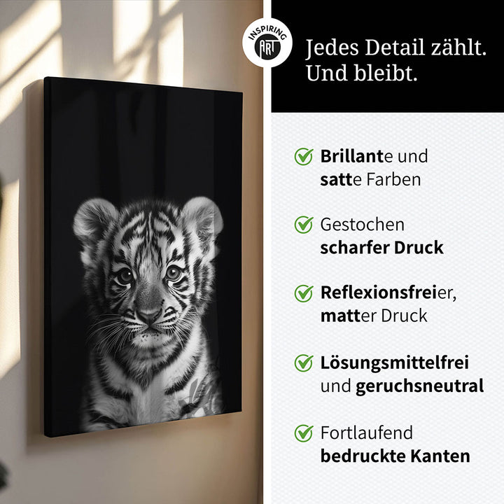 Leinwandbild: Tierporträt junger Tiger "Zuko" in Schwarz-Weiß