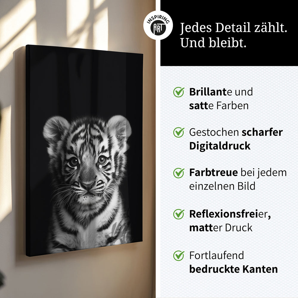 Leinwandbild: Tierporträt junger Tiger "Zuko" in Schwarz-Weiß