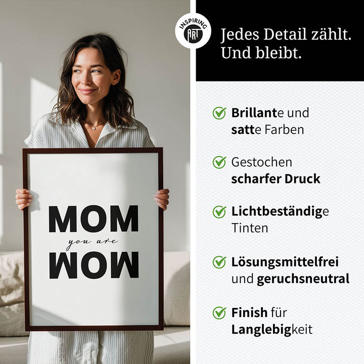 "Mom you are wow" - Poster in Weiß-Schwarz